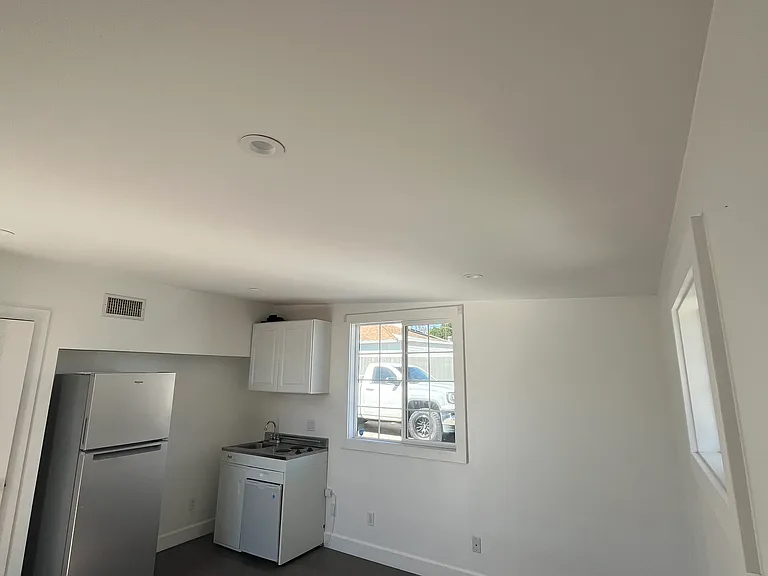 13644 Terra Bella St #B — Photo 16