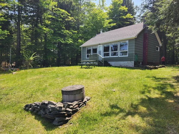 3 South Shore Road, Topsfield, ME 04490