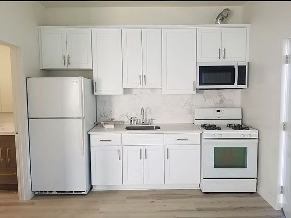 4th image of 9560 Dorrington Ave