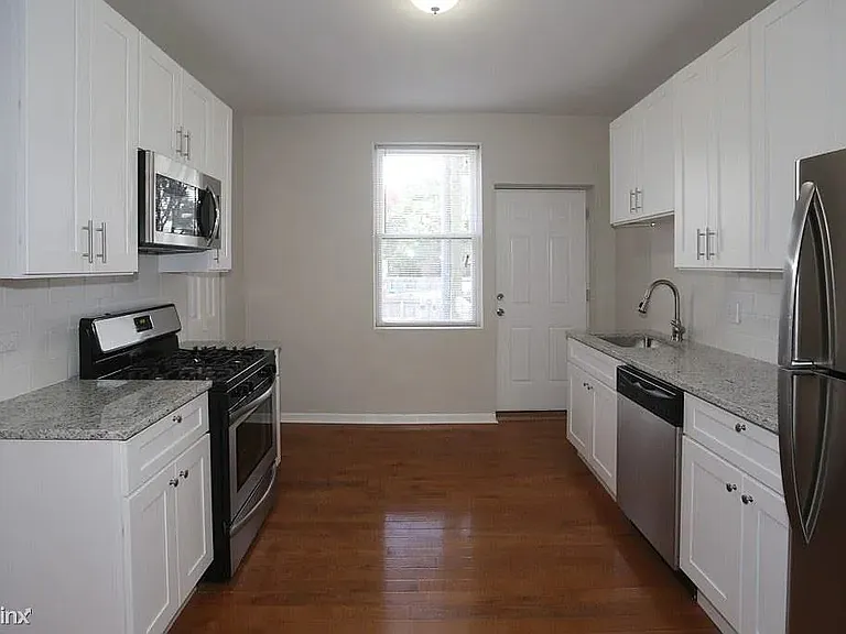 3916 W Altgeld St #1 — Photo 2
