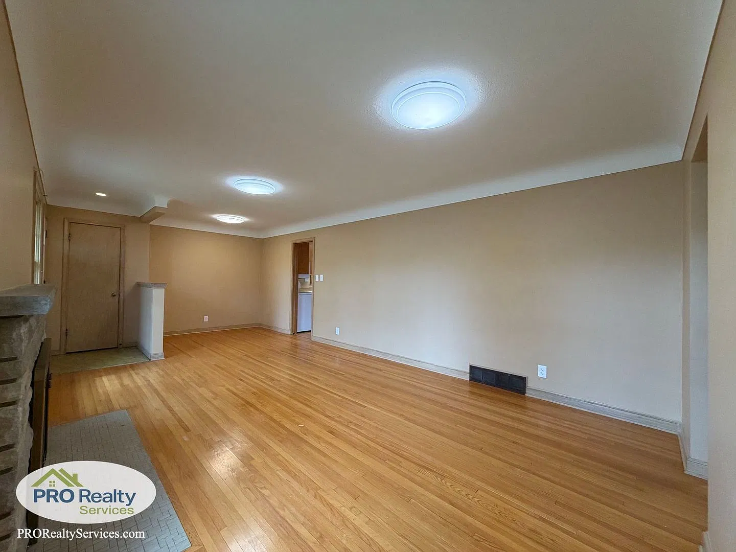 Remodeled 3 Bedroom House in Edina — Photo 3