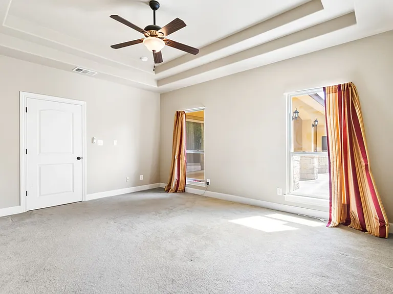 8210 Roy Ln — Photo 14