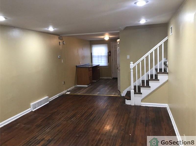 1st image of 9637 S Crandon Ave