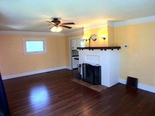 3rd image of 915 Cogean Ave