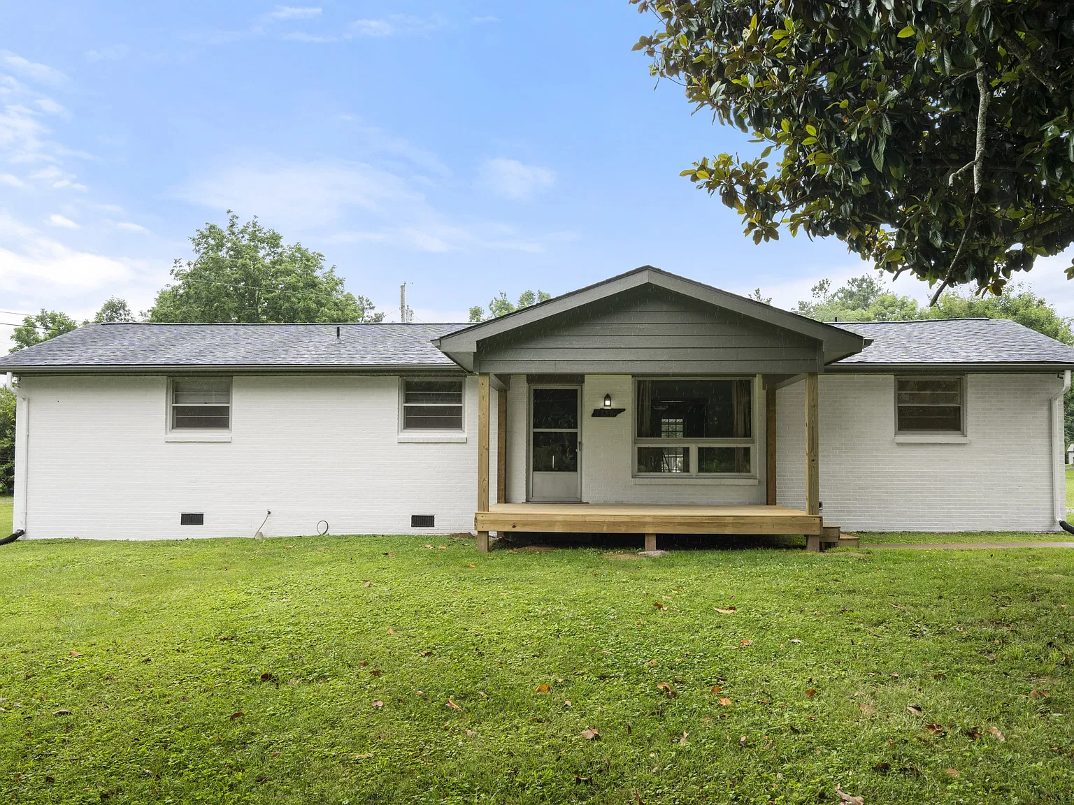4 bed, 2.5 bath, 1200 sqft, $1,950 — Photo 1