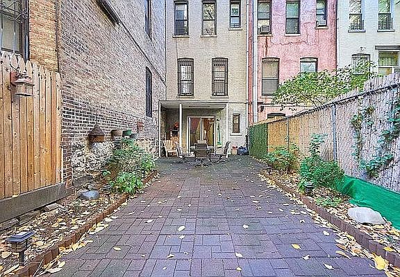 2nd image of 221 W 112th St #1