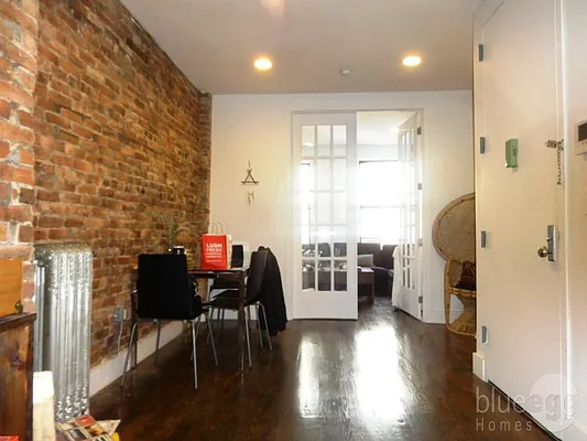Rented by Blue Egg Realty Corp | media 8