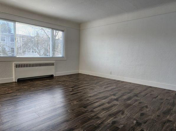 2 bedroom rental in Vancouver — photo 2