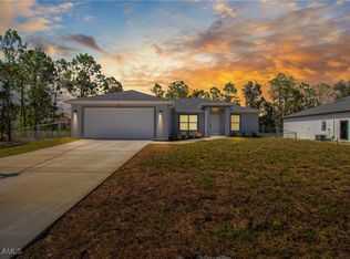 2712 43rd St SW, Lehigh Acres, FL 33976