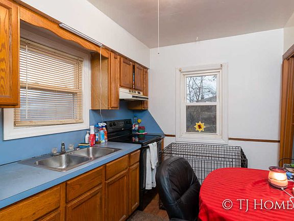 3rd image of 1720 Godfrey Ave SW