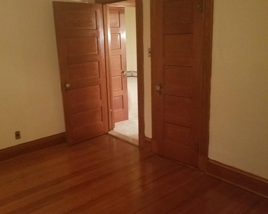 Front bedroom 1