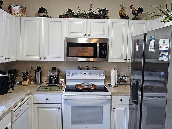 upgraded ranges, microwave, refrigerator