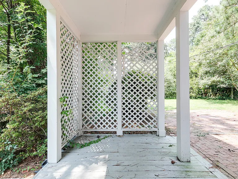 1000 Pepper Ave — Photo 31