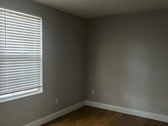4th image of 1318 Longwood Dr