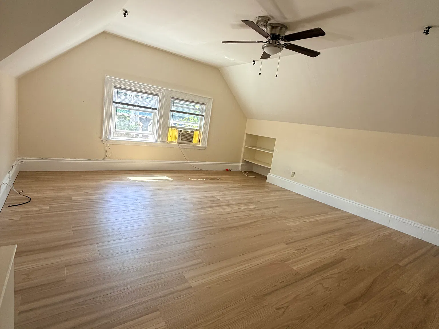 149 Strathmore Rd — Photo 4