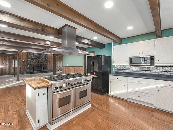 5th image of 250 Collins Rd