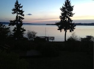 7601 NE Champagne Point Pl, Kirkland, WA 98034