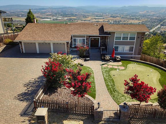 2nd image of 17095 Oak Leaf Dr