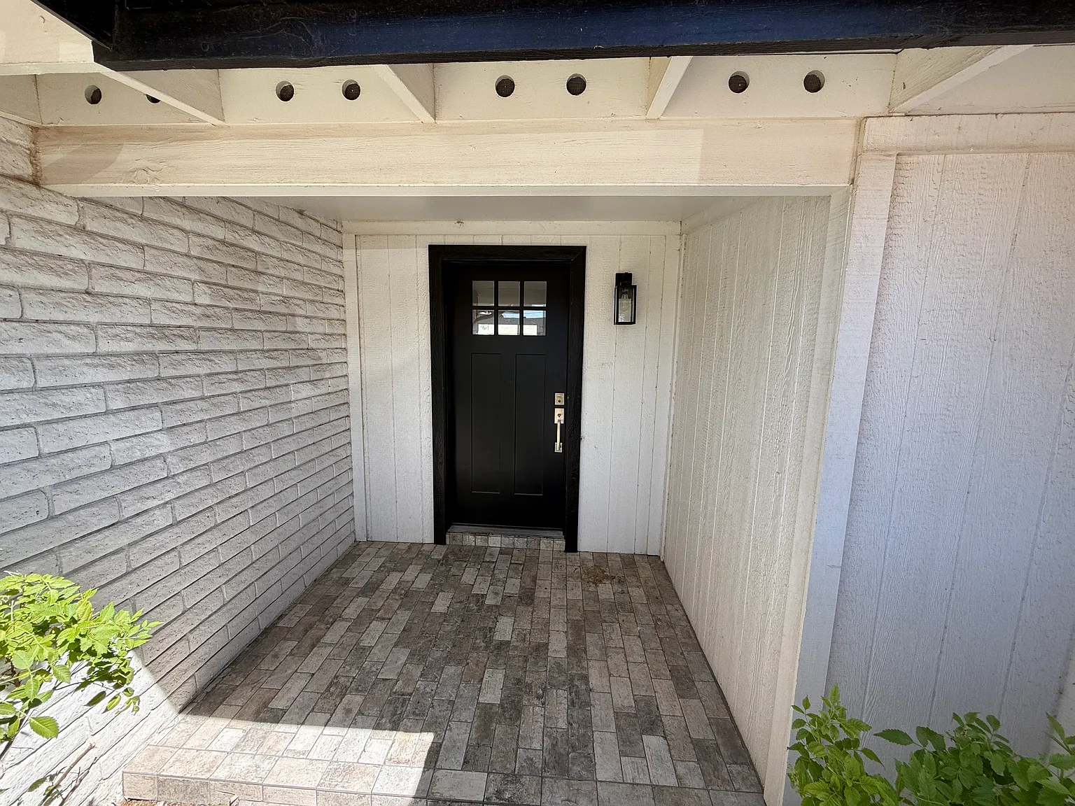 4 bed, 2091 sqft, $4,600 — Photo 2