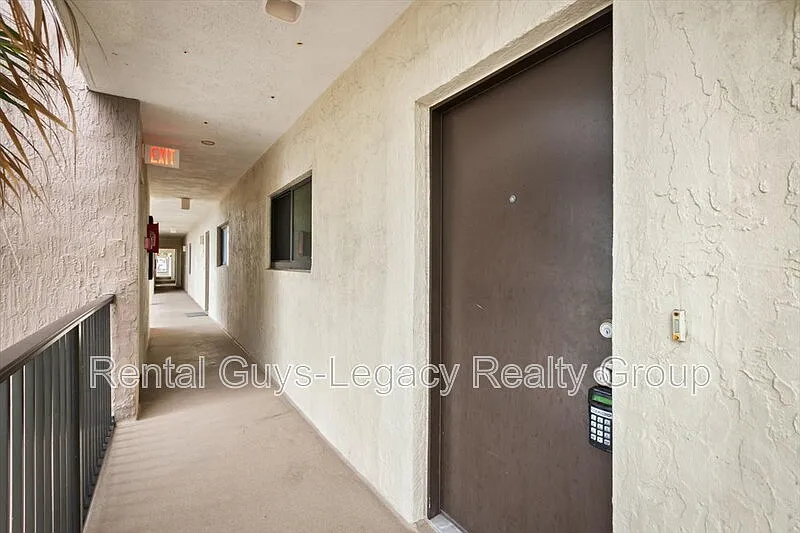 Building Photo - 601 1st St S #2H