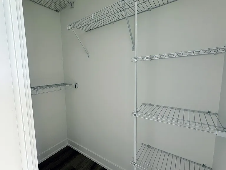 1 Fairview Rd E #1911 — Photo 16