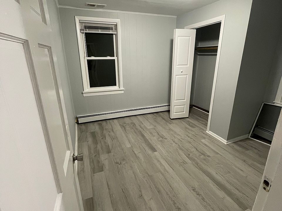 2nd image of 147 Hudson St #3