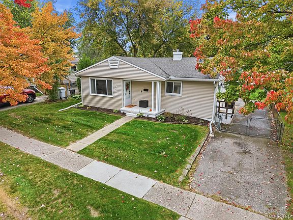 2nd image of 5441 Military Ave