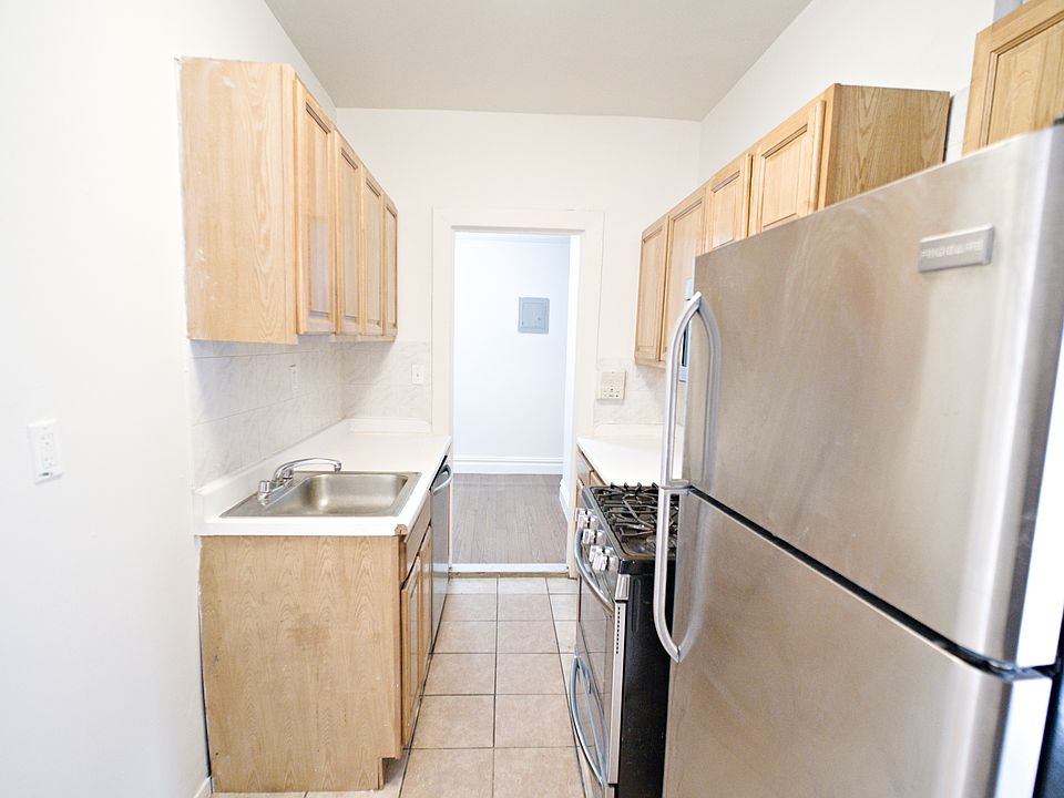 1st image of 405 Edgecombe Ave APT B1