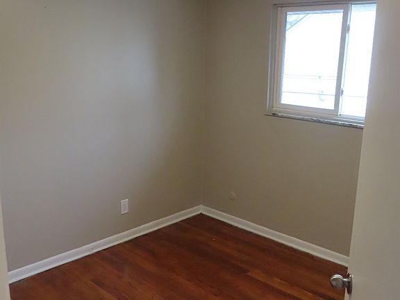 2nd image of 905 N Meadows Ct #C