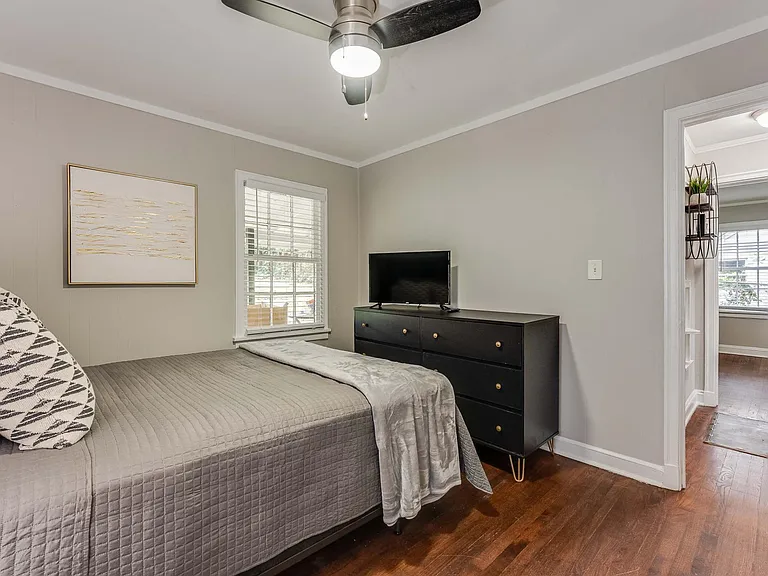 1043 Faith Ave SE — Photo 10