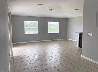 4105 20th St SW, Lehigh Acres, FL 33971