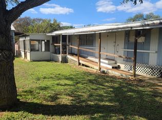 813 Hale St, Lexington, TX 78947
