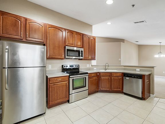 5th image of 2579 San Tecla St Unit 105