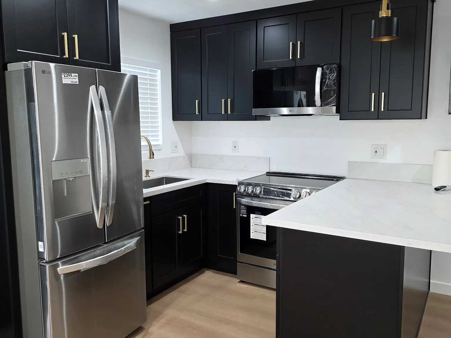 3172 W Garfield St — Photo 1
