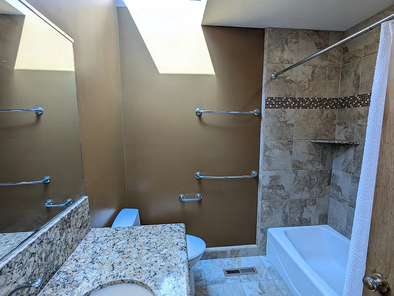 917 High St — Photo 10