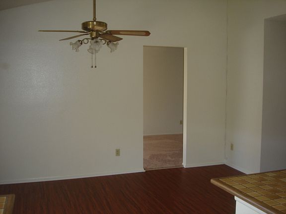 3rd image of 2854 S Walker Ave
