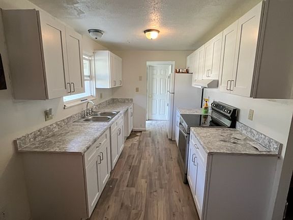 2nd image of 1753 Kaiser Dr