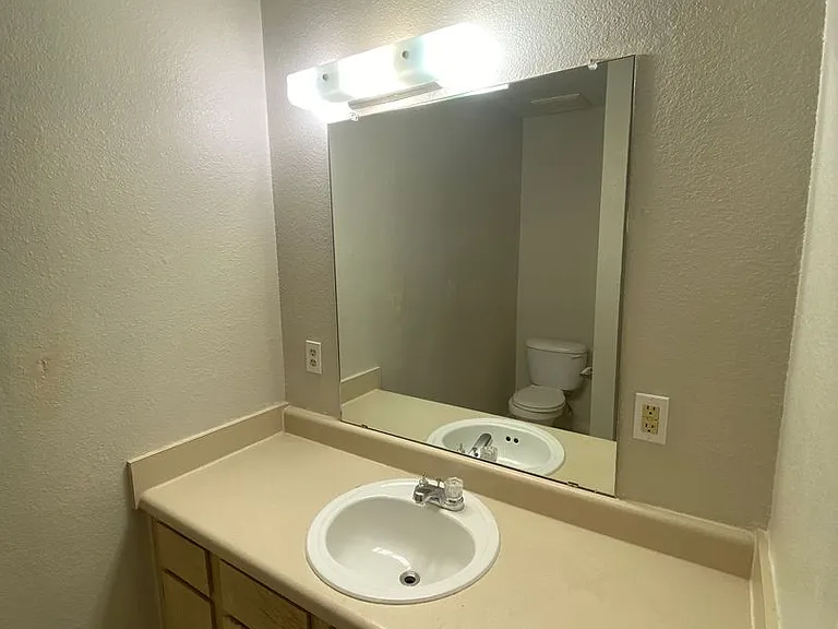 Echols 1500 - Sedona Apartments — Photo 40