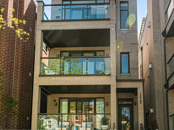 1513 W Walton St #3, Chicago, IL 60642