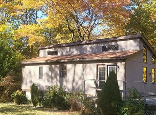 149 Forest Lake Rd, Acme, PA 15610