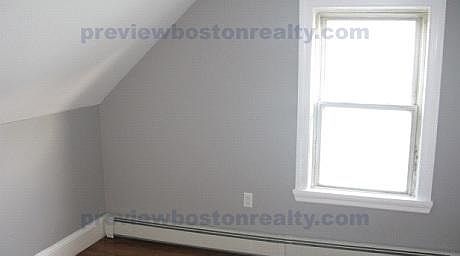 2nd image of 28 Riverdale St