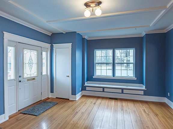 5th image of 106 E Boulevard St