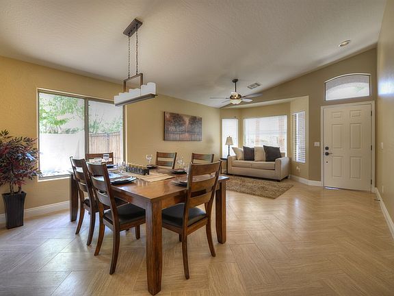3rd image of 1470 E Carla Vista Dr