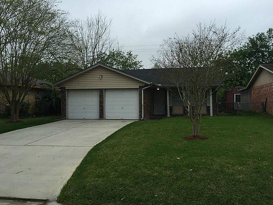 1st image of 934 Bacliff Dr