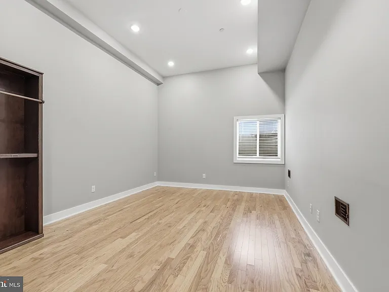 2313 Ellsworth St — Photo 34
