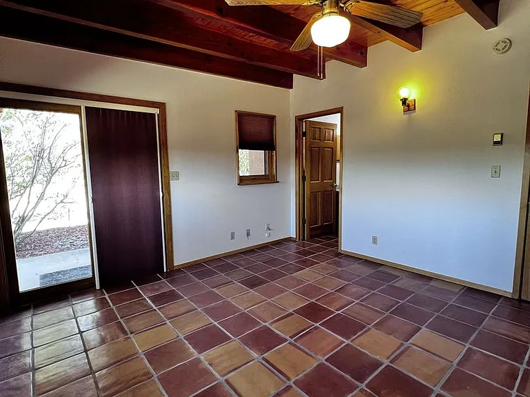 5 Oriente Ct — Photo 42