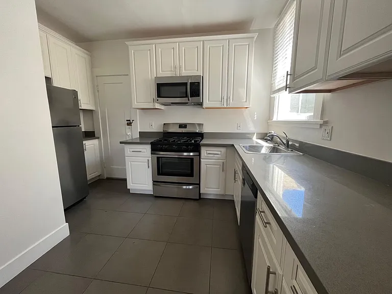 1545 Sacramento St #6 — Photo 2