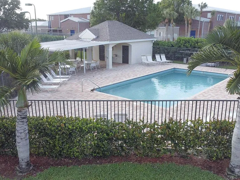 3129 SW Solitaire Palm Dr — Photo 25