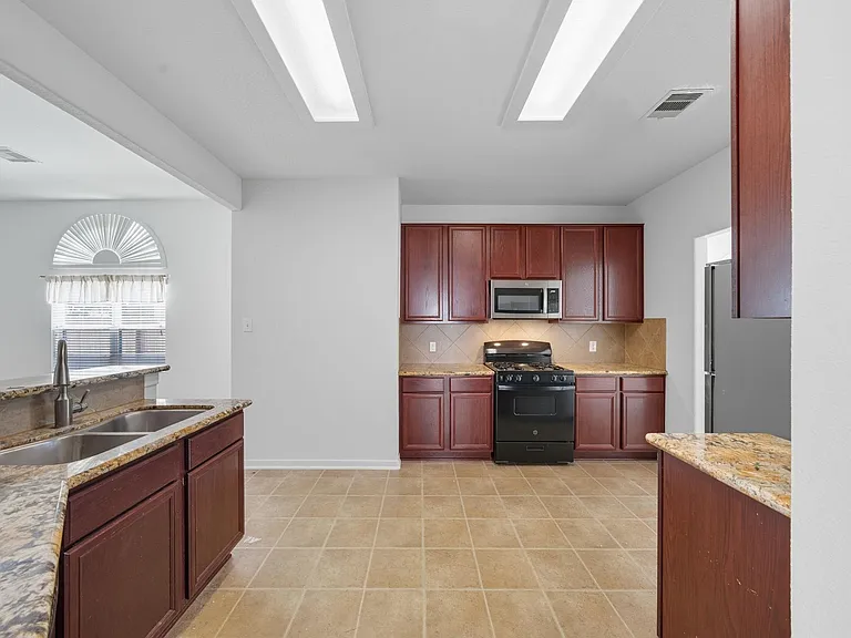 14730 Fir Knoll Way — Photo 11
