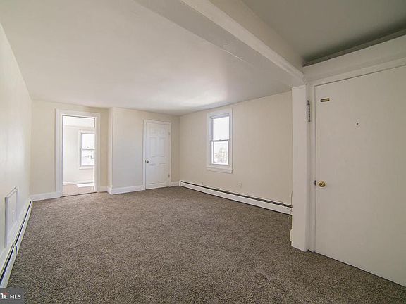 4th image of 435 Leedom St #2